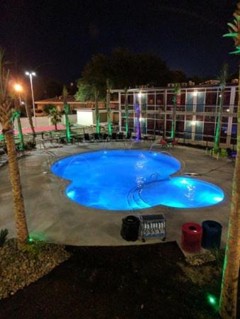 Mother Earth Motor Lodge Кинстон Экстерьер фото