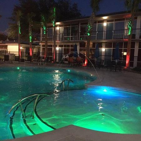Mother Earth Motor Lodge Кинстон Экстерьер фото